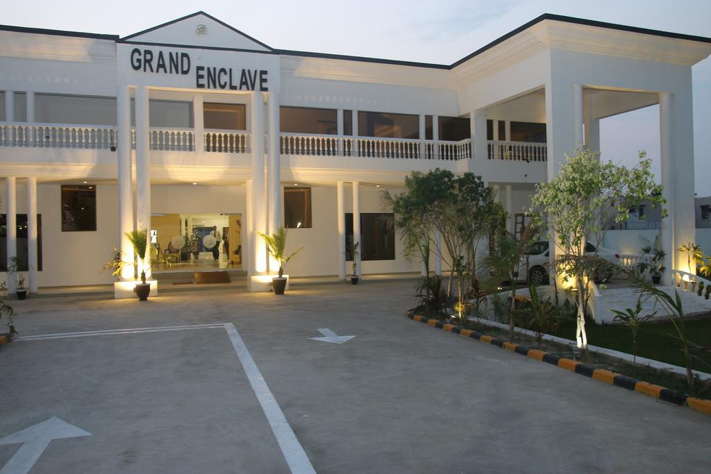 Hotel Grand Enclave Lahore Habitación foto