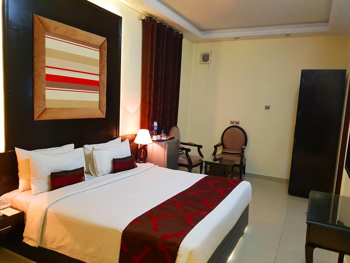 Hotel Grand Enclave Lahore Exterior foto